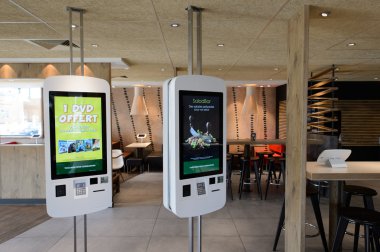 McDonald's Restoran iç.