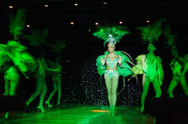 Moulin Rose Phuket kabare gösterisi