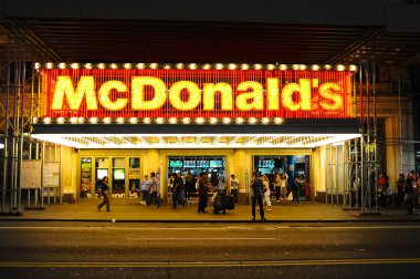McDonals's restaurant facade