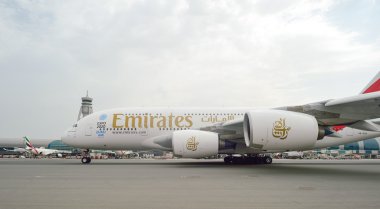 Jet uçağı Dubai havaalanında