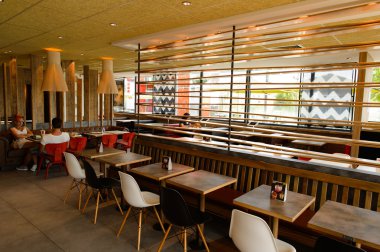 McDonald's Restoran iç.