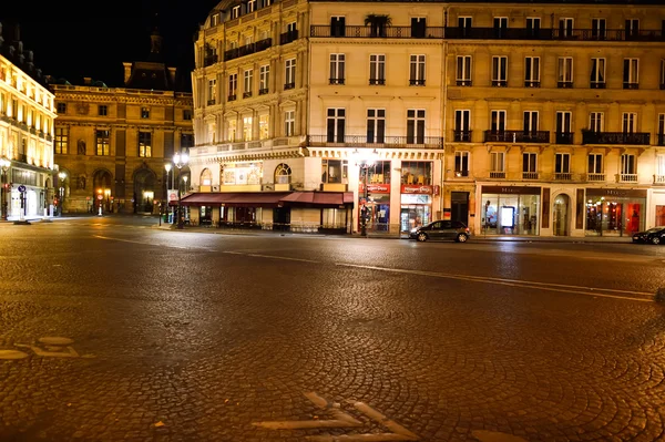 Straten van Parijs bij nacht — Stockfoto