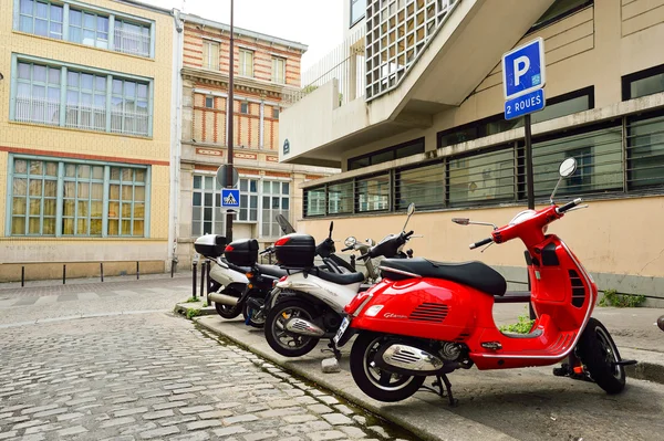 Moderne und alte Motorräder — Stockfoto