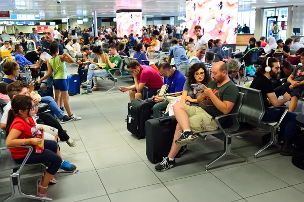 Passengers in Fiumicino Airport — Stock Photo, Image