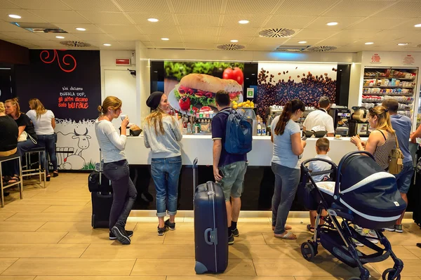 Fiumicino Airport interior. — Stock Fotó