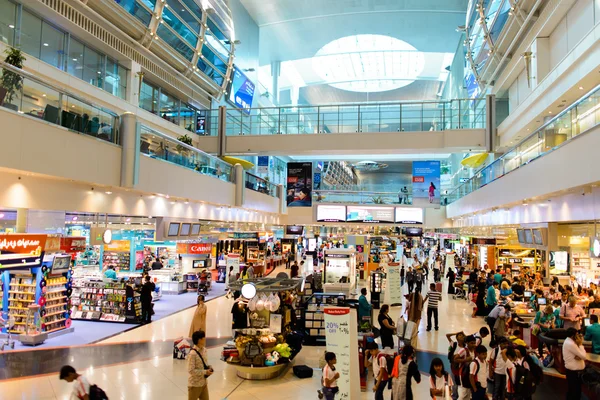 Interno dell'aeroporto internazionale di Dubai — Foto Stock