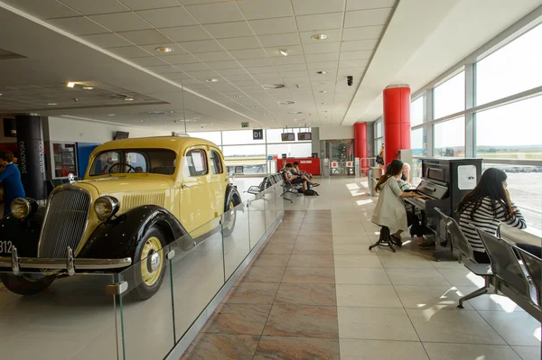 Aeroporto de Praga interior — Fotografia de Stock