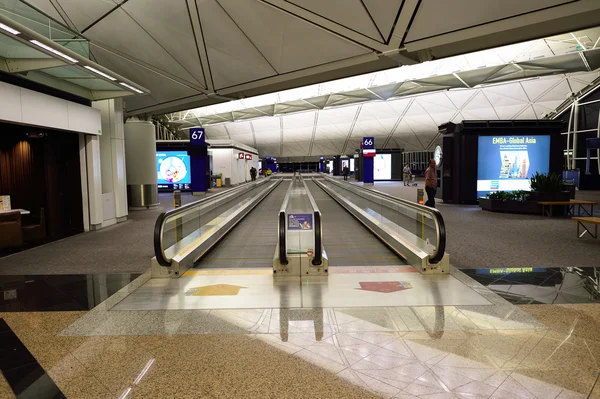 Aeroporto Internacional de Hong Kong interior . — Fotografia de Stock