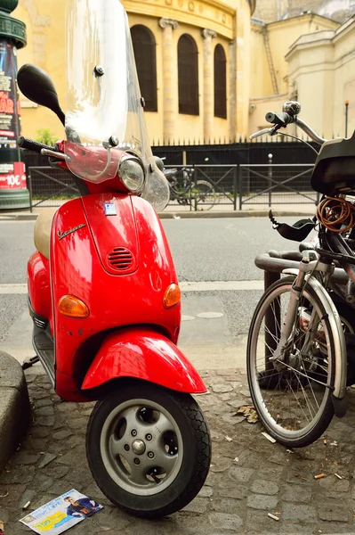 Moderne und alte Motorräder — Stockfoto