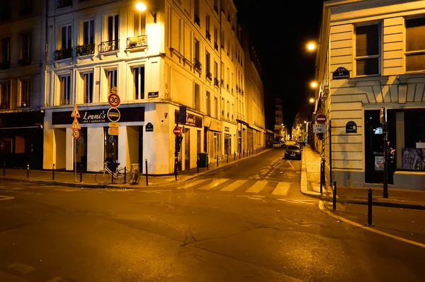 Pariser Straßen in der Nacht — Stockfoto