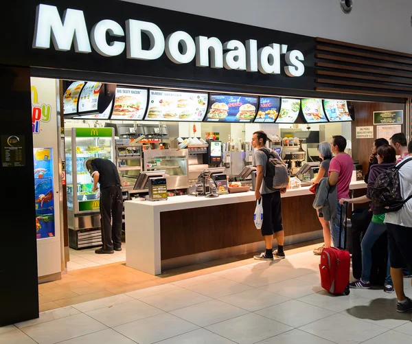 McDonald's restaurant in Prague,Czech Republic — Stockfoto