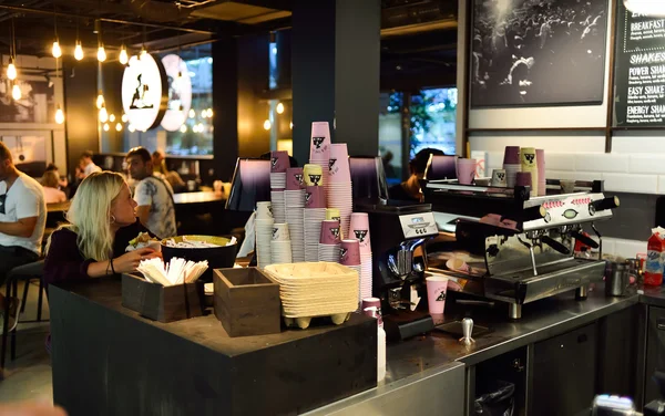 Interior del café del aeropuerto. en Niza — Foto de Stock