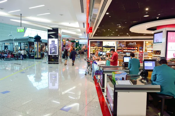 Dubai zakupy bezcłowe obszar wnętrza — Zdjęcie stockowe