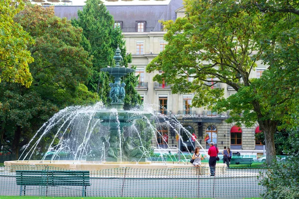 Grosser Brunnen in Genf — Stockfoto