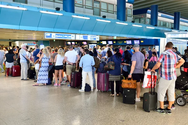 People in Fiumicino Airport. — Stock Fotó
