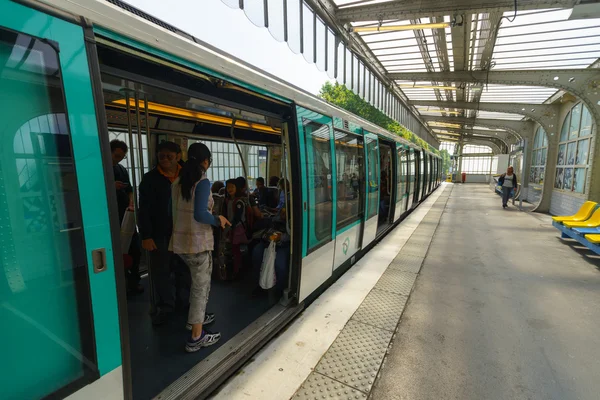 Stazione della metropolitana di Parigi — Foto Stock