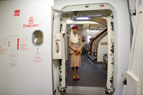 Crew member meet passengers — Stock Photo, Image