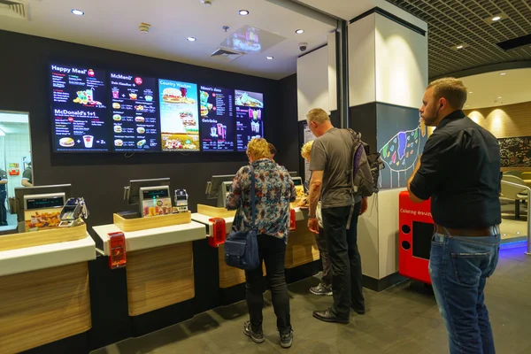Interior restoran McDonald 's — Stok Foto
