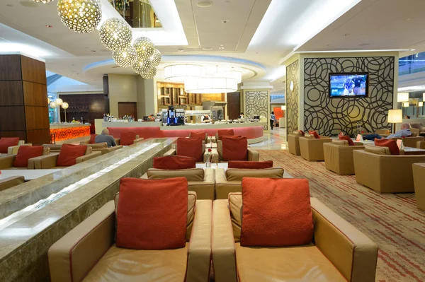 Emirates business class lounge inredning — Stockfoto