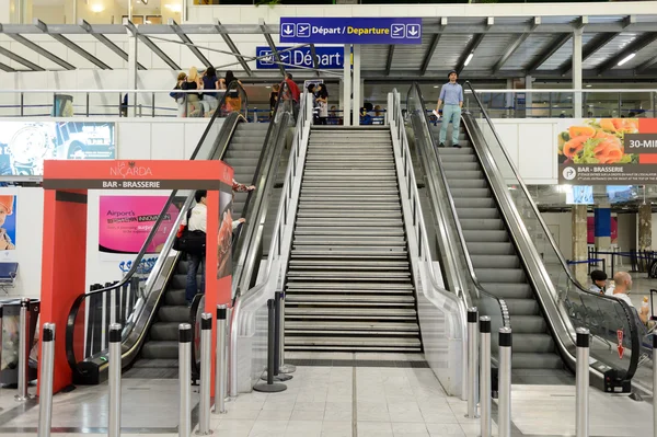 Nice Aeroporto Internacional interior . — Fotografia de Stock