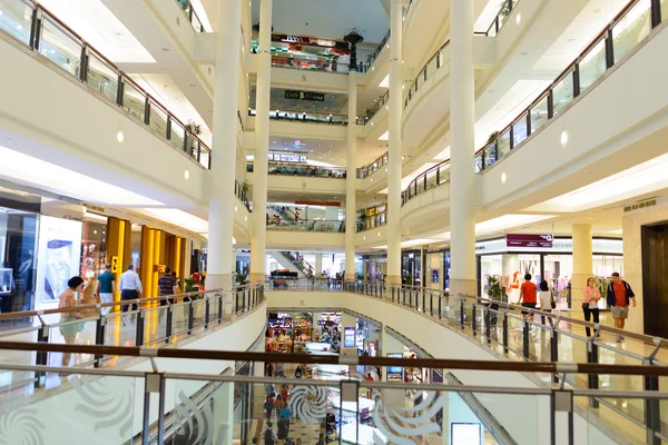 Köpcentrum i Petronas Twin Towers — Stockfoto