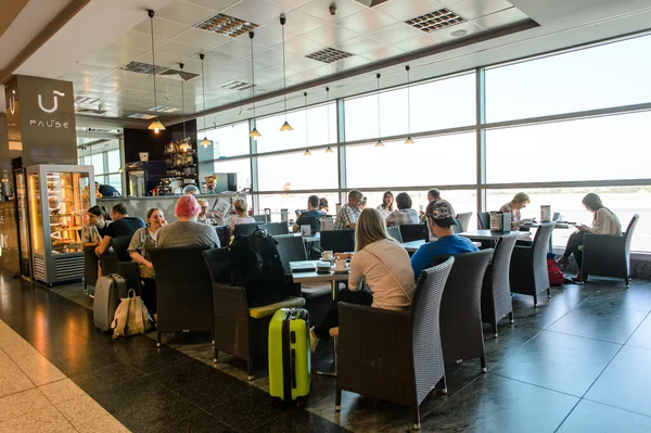 Aeropuerto de Praga interior — Foto de Stock