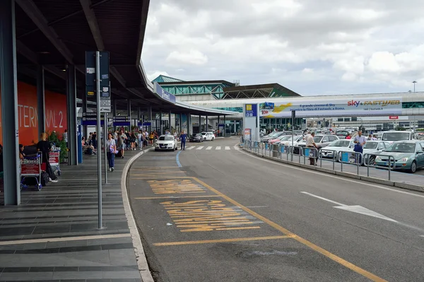 Fiumicino Airport terminal outdoor — Stock Photo, Image