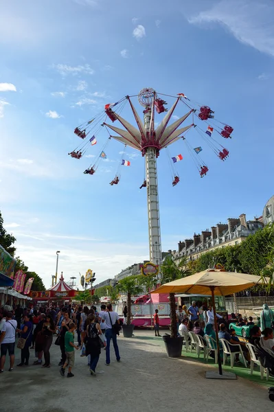 Amusement park in Parijs downtwn — Stockfoto