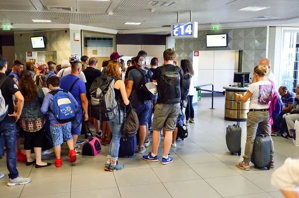 Passengers in Fiumicino Airport — Stock Fotó