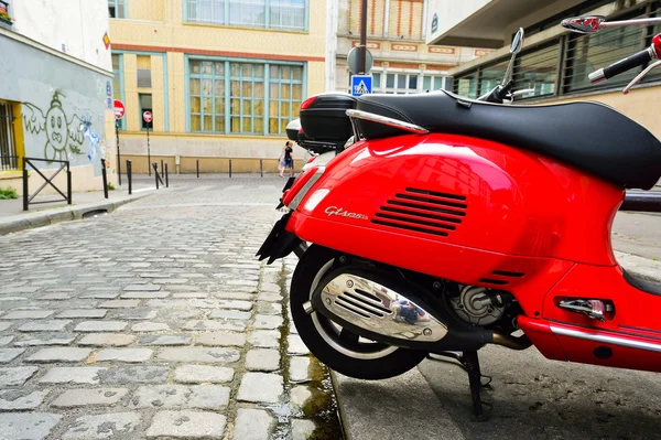 Moderne und alte Motorräder — Stockfoto