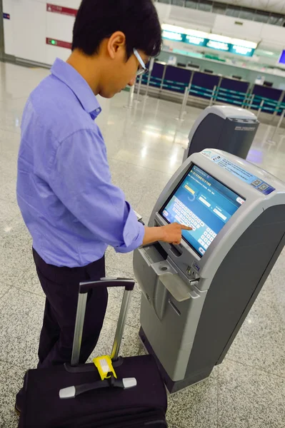 Passenger check-in in Airport — ストック写真