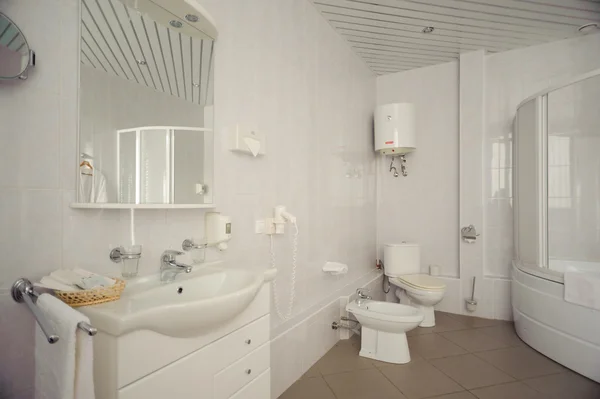 近代的なバスルームのインテリア — ストック写真