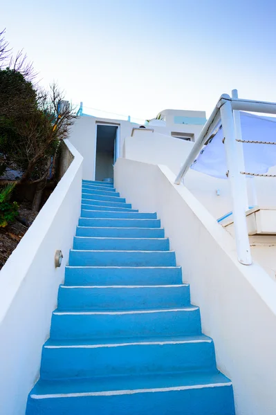 Escadaria azul em hotel de luxo — Fotografia de Stock