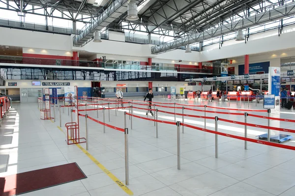 Интерьер аэропорта Праги — стоковое фото