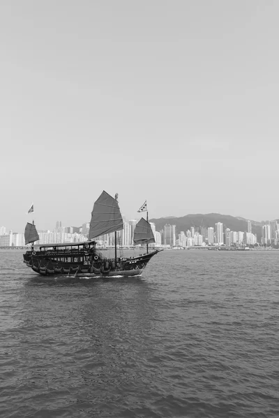 Segelboot über den Hafen von Victoria — Stockfoto