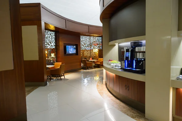 Emirates business class lounge inredning — Stockfoto