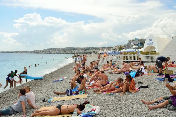 People on the beach, Nice — Stock Photo, Image