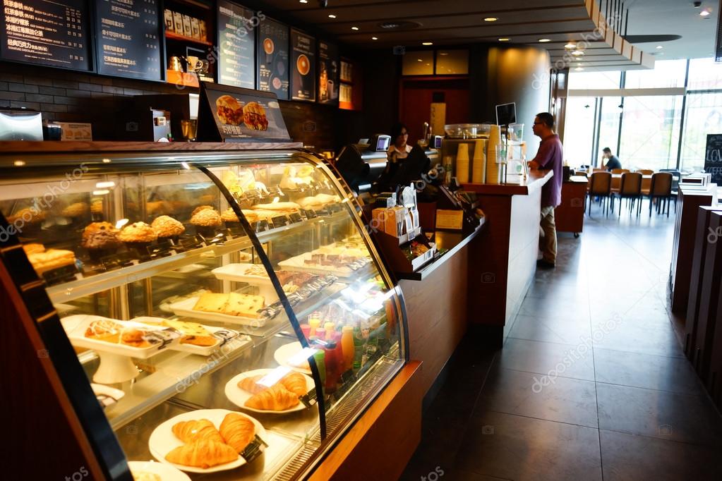 Starbucks cafe inredning – redaktionell stockfoto © teamtime #98829884