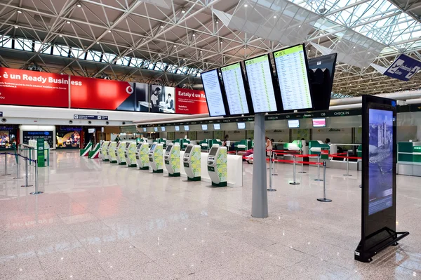 Fiumicino Airport interior — Zdjęcie stockowe