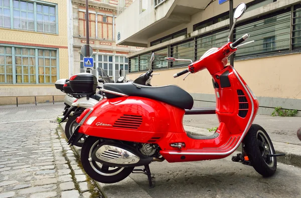 Moderne und alte Motorräder — Stockfoto