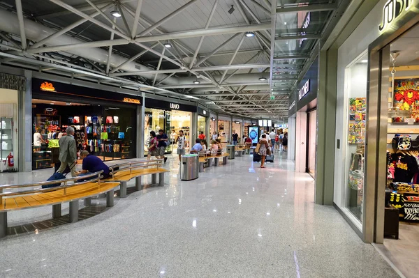 Fiumicino Airport interior — 图库照片