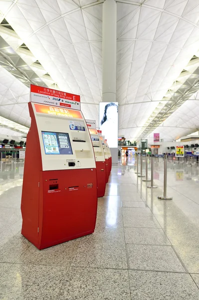 Check-in kiosků na letišti — Stock fotografie