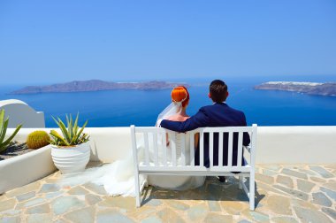 Gelin ve Damat Düğün Santorini üzerinde kutlamak