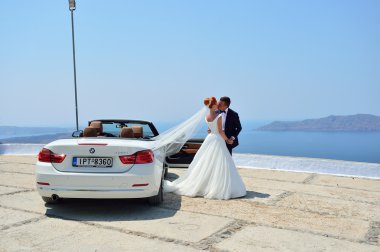 Santorini Adası'nda poz Çift