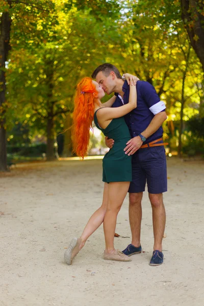 Couple walking in the park — Stock Photo, Image