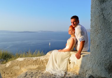 Santorini Adası'nda poz Çift