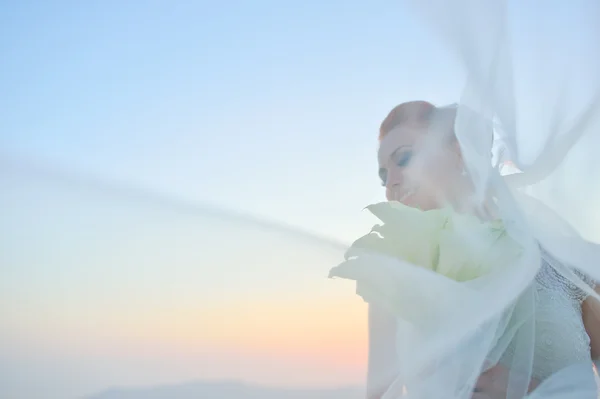 Mulher de vestido branco — Fotografia de Stock