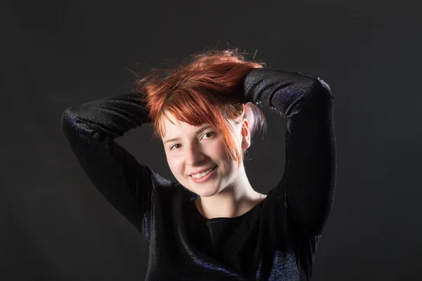 Retrato de uma menina sorridente — Fotografia de Stock