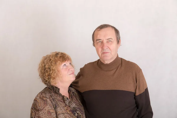 Studio portrait of couple — Stock Photo, Image