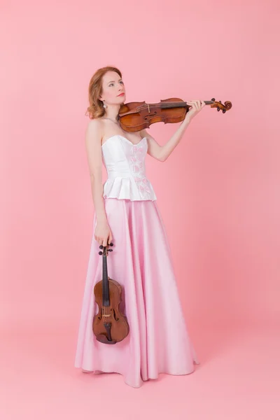 Κορίτσι με ένα βιολί και βιόλα — Φωτογραφία Αρχείου